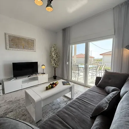 Asteri - 3 Bedrooms *