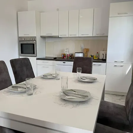 Asteri - 3 Bedrooms Holiday home *